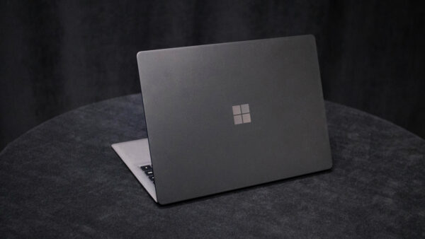 لپ تاپ استوک 13.5 اینچ Microsoft Surface Laptop 2 i5 8350U 8GB-RAM 256GB-SSD Graphic-Intel-2GB - Image 3