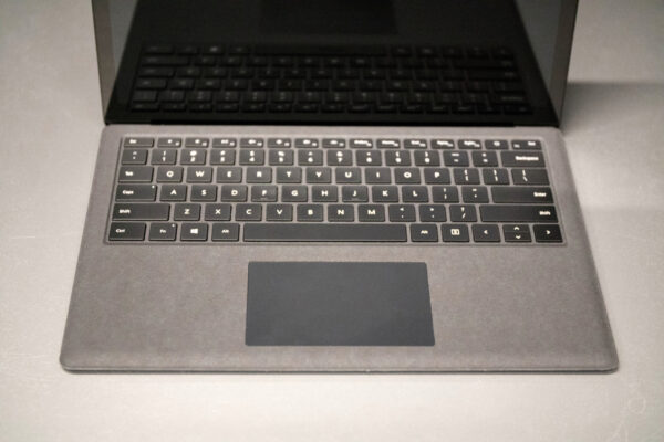 لپ تاپ استوک 13.5 اینچ Microsoft Surface Laptop 2 i5 8350U 8GB-RAM 256GB-SSD Graphic-Intel-2GB - Image 5